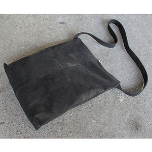 R-002 [ Cross line leather bag ] 